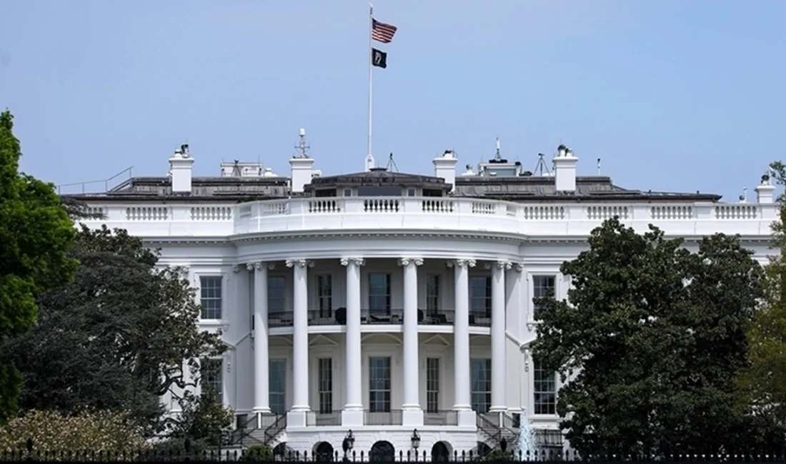 Washington’da Beyaz Saray yerleşkesinin güvenlik noktasına yaklaşarak ateş açan bir