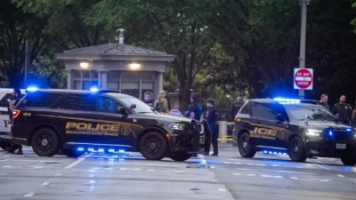 Washington DC’de Beyaz Saray güvenlik noktasına ateş açan silahlı bir