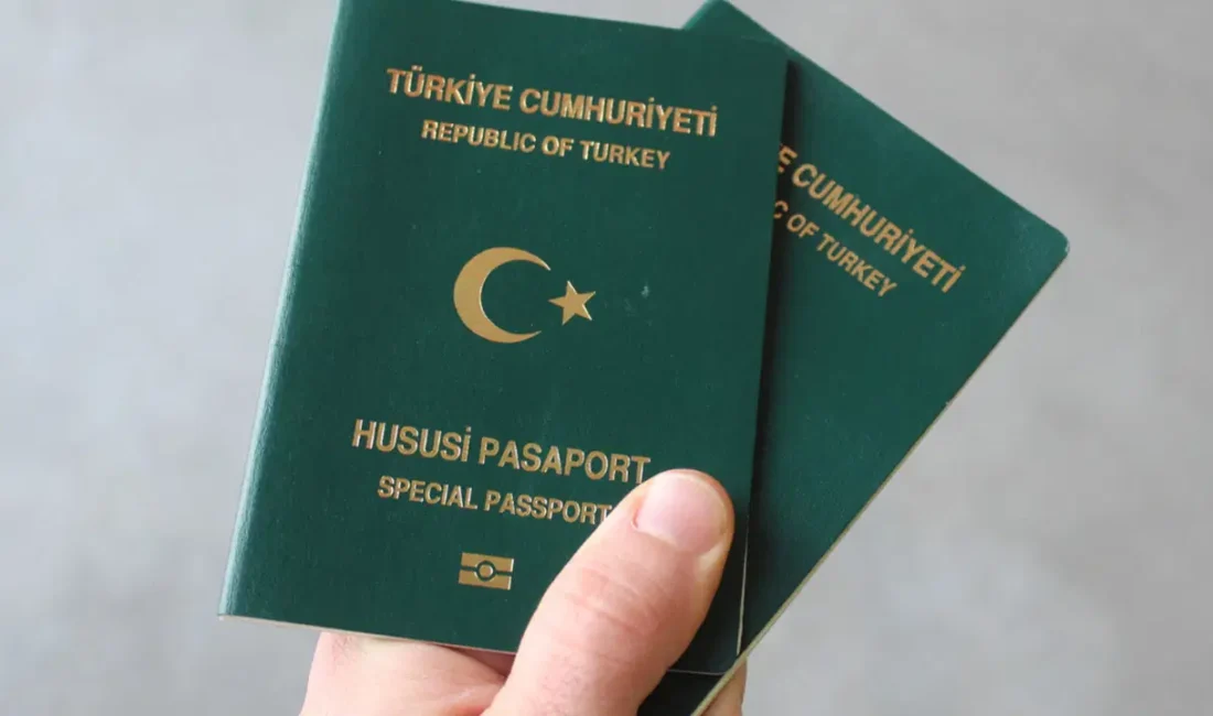 CHP’li vekiller Aykut Kaya ve Elvan Işık Gezmiş, eğitimci ve