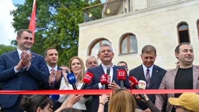 CHP Genel Başkanı Özgür Özel, Bornova Belediyesi tarafından Sarnıç Mahallesi'nde
