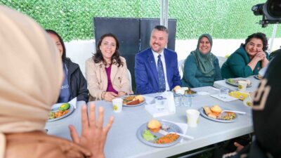 Mahalle ziyaretlerine çay molası veren Başkan Duman: "Tek amacımız size