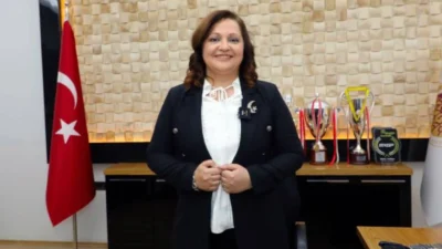Afyonkarahisar Belediye Başkanı Burcu Köksal, Cumhuriyet Halk Partisi'nden (CHP) ayrılarak