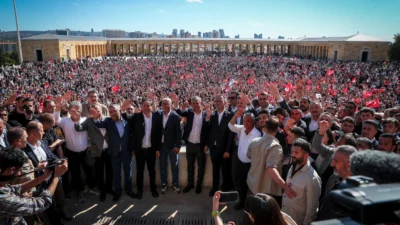 Ankara Güvenpark'taki gövde gösterisi ve Anıtkabir yürüyüşünün ardından İzmir İl