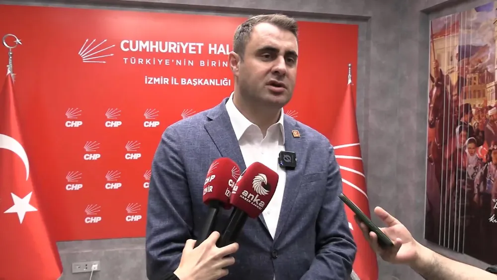 CHP İzmir İl Başkanı Çağatay Güç, genel merkezde yaşanan biber