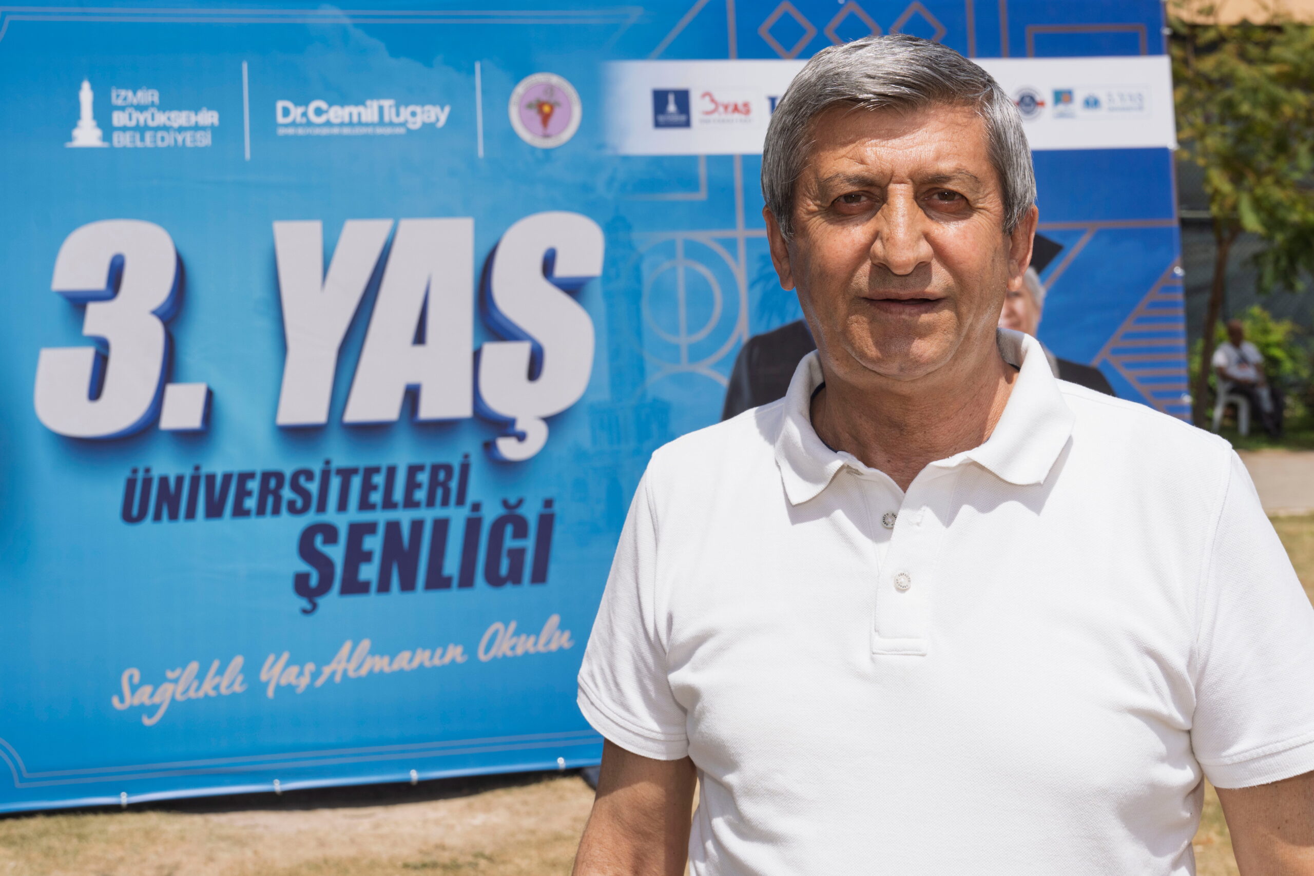 İzmir’de ikinci bahar karnavalı: 3. Yaş Üniversitesi şenliği başladı!