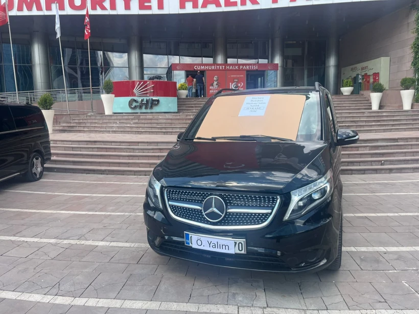 Mahkeme kararıyla göreve iade edilen Kemal Kılıçdaroğlu yönetiminin genel merkeze