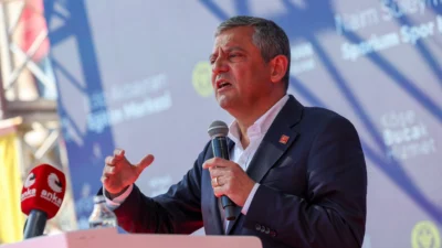 Buca’da toplu açılış törenine katılan CHP Genel Başkanı Özgür Özel,