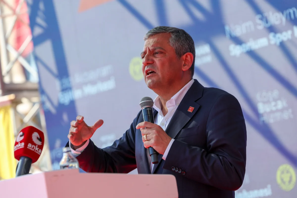 Özgür Özel Buca'da açıkladı: İzmir başarısının sırrı 3 anahtar