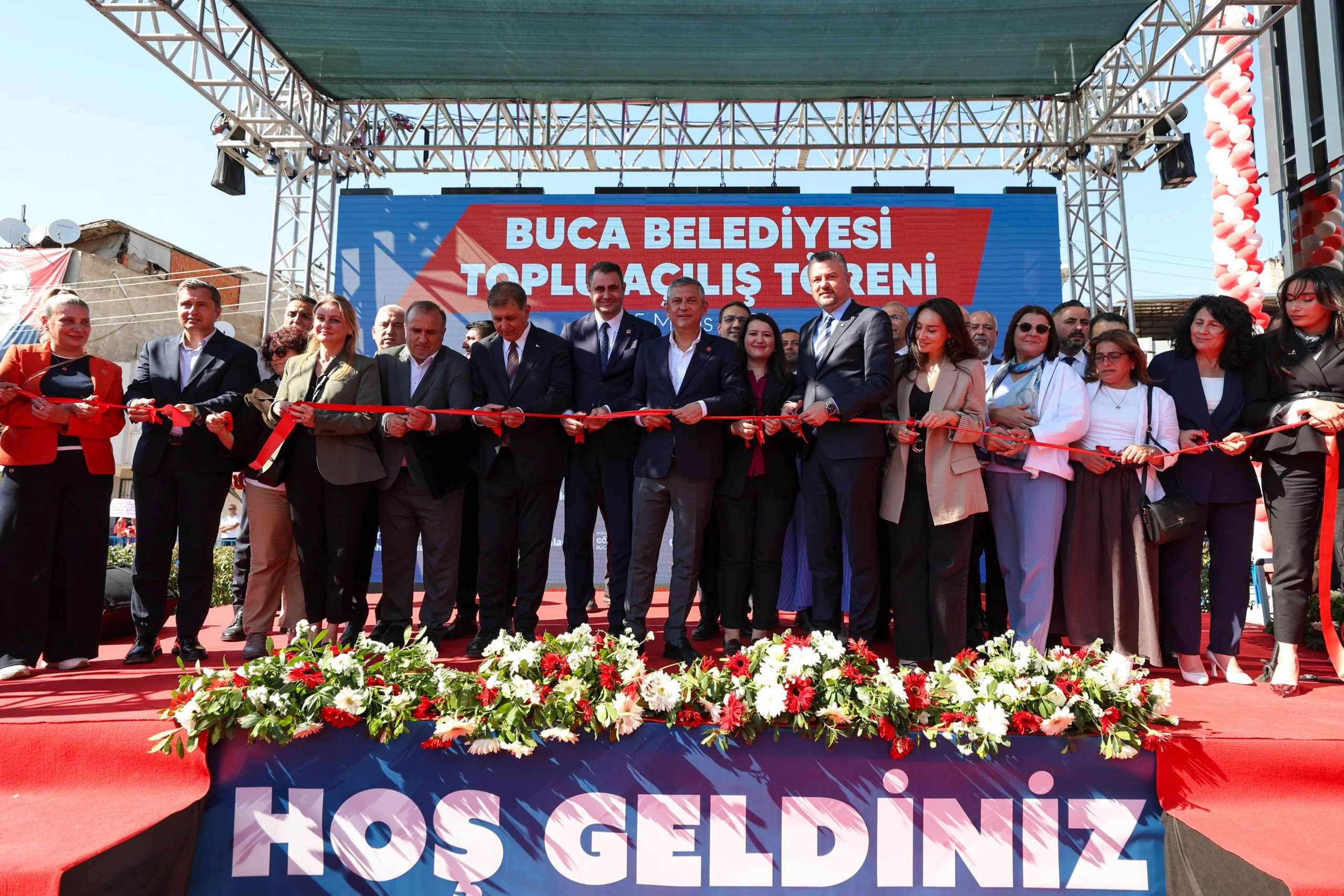 Özgür Özel Buca'da açıkladı: İzmir başarısının sırrı 3 anahtar