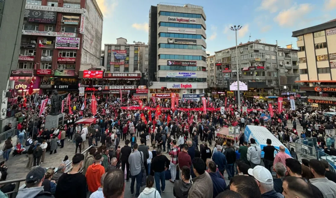 Ankara’daki genel merkez tahliyesine karşı hareket geçen CHP İstanbul İl