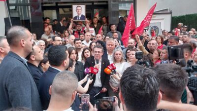 Ankara'daki polis müdahalesini protesto eden CHP İzmir İl Örgütü, il