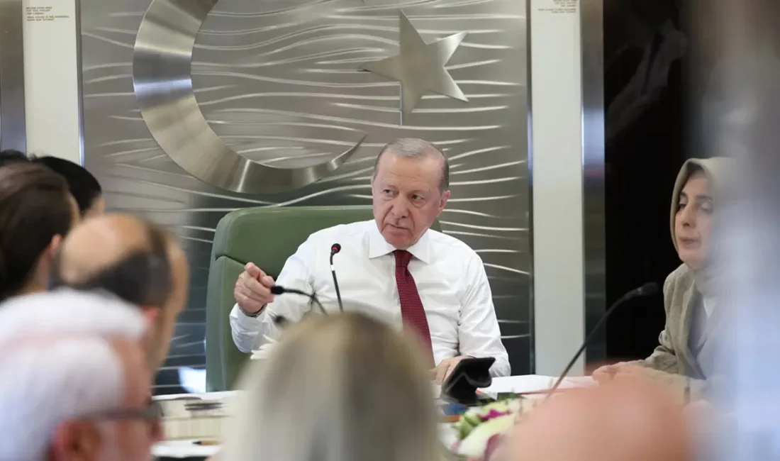 Cumhurbaşkanı Recep Tayyip Erdoğan, Kazakistan ziyareti dönüşünde uçakta gazetecilerin gündeme
