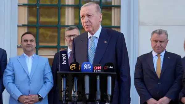Kurban Bayramı namazını İstanbul’da kılan Cumhurbaşkanı Recep Tayyip Erdoğan, cami