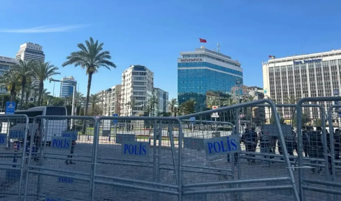 İzmir Valiliği’nin CHP’nin "Demokrasi Buluşması" için Cumhuriyet Meydanı’na yasak getirmesi