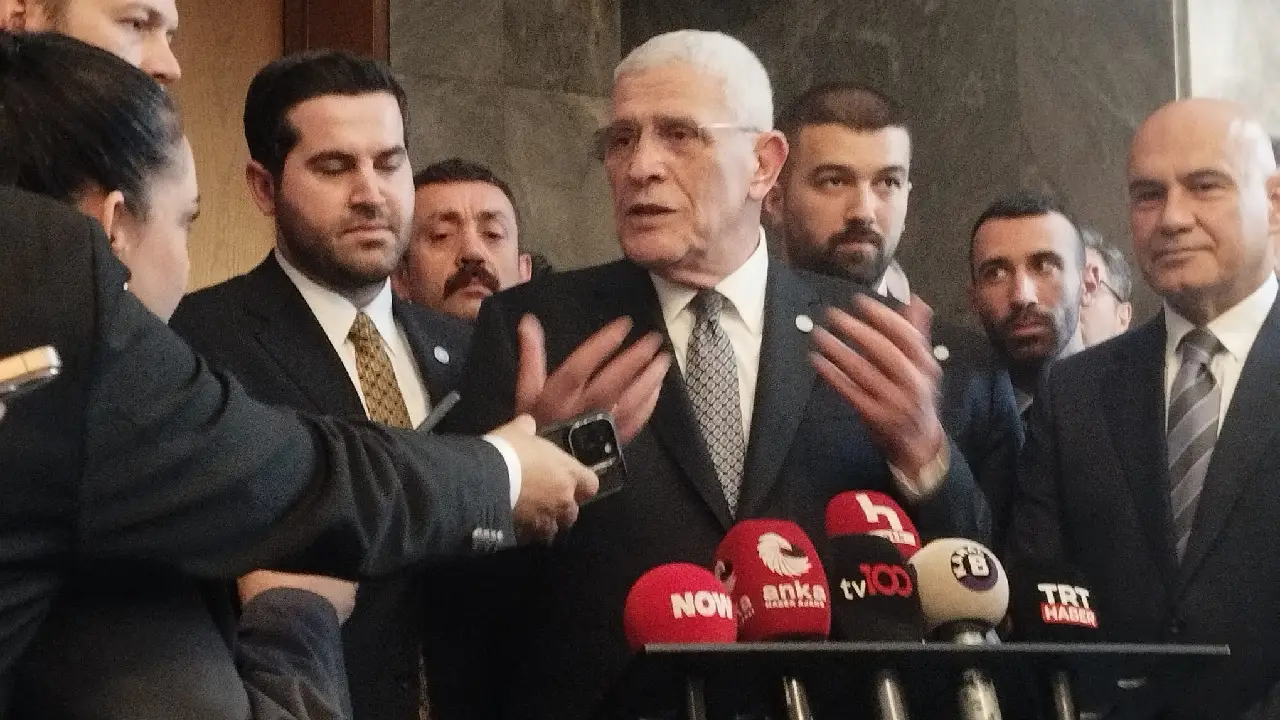 "Büyük zafer değil, demokrasi ayıbı!": Dervişoğlu'ndan transfer eleştirisi
