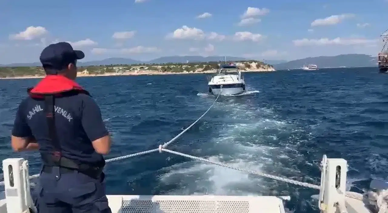 Didim açıklarında motoru arızalanan tekne sürüklendi: 4 kişi kurtarıldı