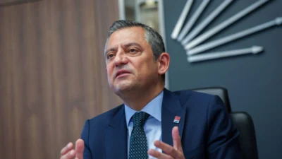 Cumhuriyet Halk Partisi (CHP) Genel Başkanı Özgür Özel ve İYİ