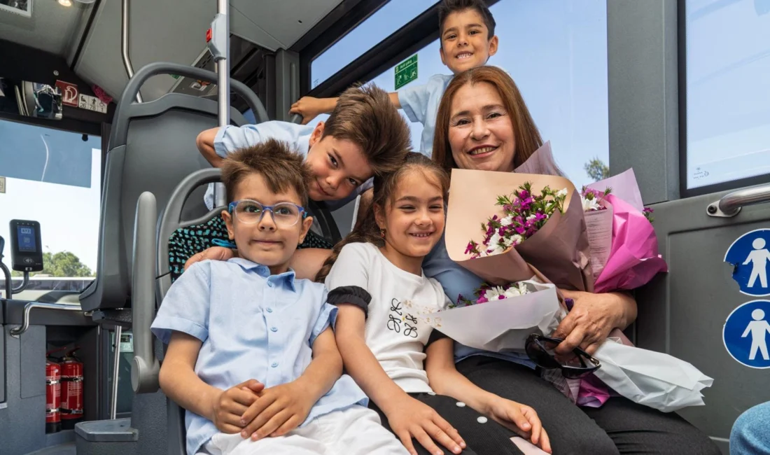 İşçi Evleri – Tınaztepe hattında direksiyon sallayan Zerrin Tuncay Karadavut,