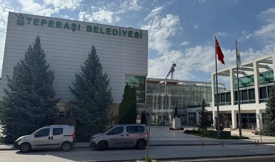 Eskişehir Tepebaşı Belediyesi’ne yönelik başlatılan yolsuzluk soruşturmasında, aralarında belediye görevlilerinin