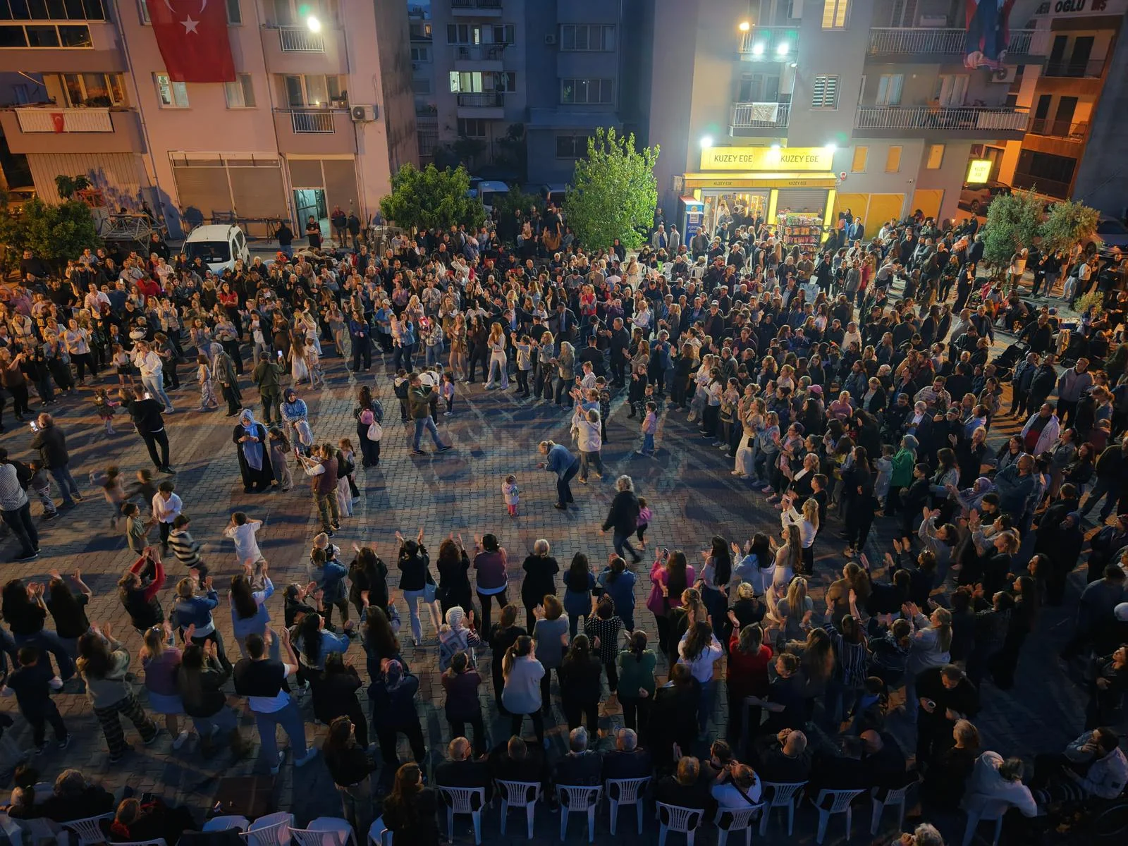 Çiğli’de Hıdrellez coşkusu: Binlerce kişi baharın ve kardeşliğin renklerinde buluştu