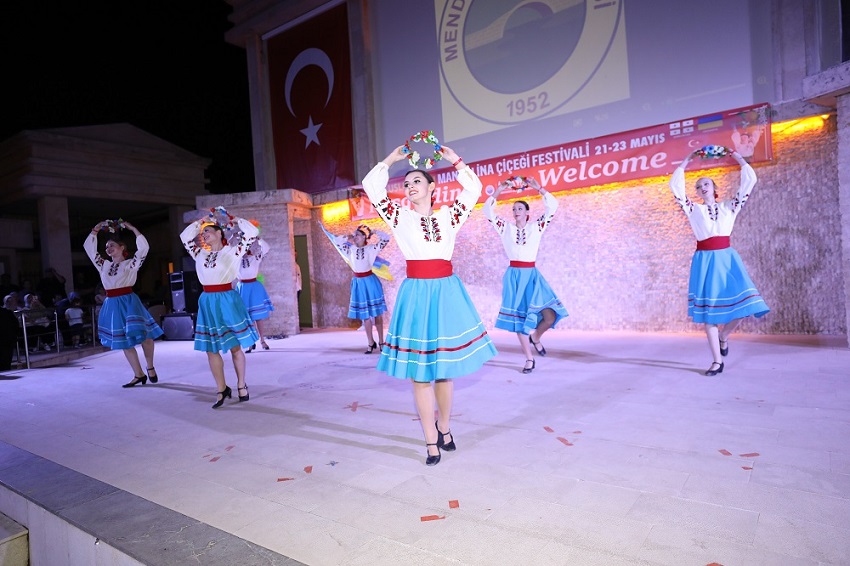Menderes’te uluslararası şölen: Mandalina Çiçeği Festivali başlıyor!