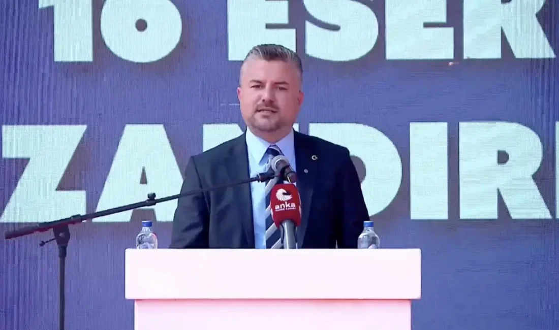 CHP Lideri Özgür Özel’in katılımıyla gerçekleştirilen toplu açılış töreninde konuşan