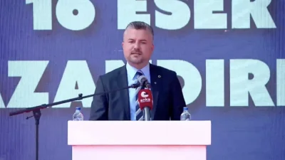 CHP Lideri Özgür Özel’in katılımıyla gerçekleştirilen toplu açılış töreninde konuşan