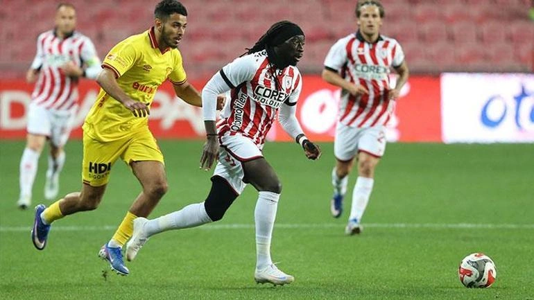 Samsun'da kabus gibi gece! Göztepe 10 kişi kaldığı maçta Samsunspor'a