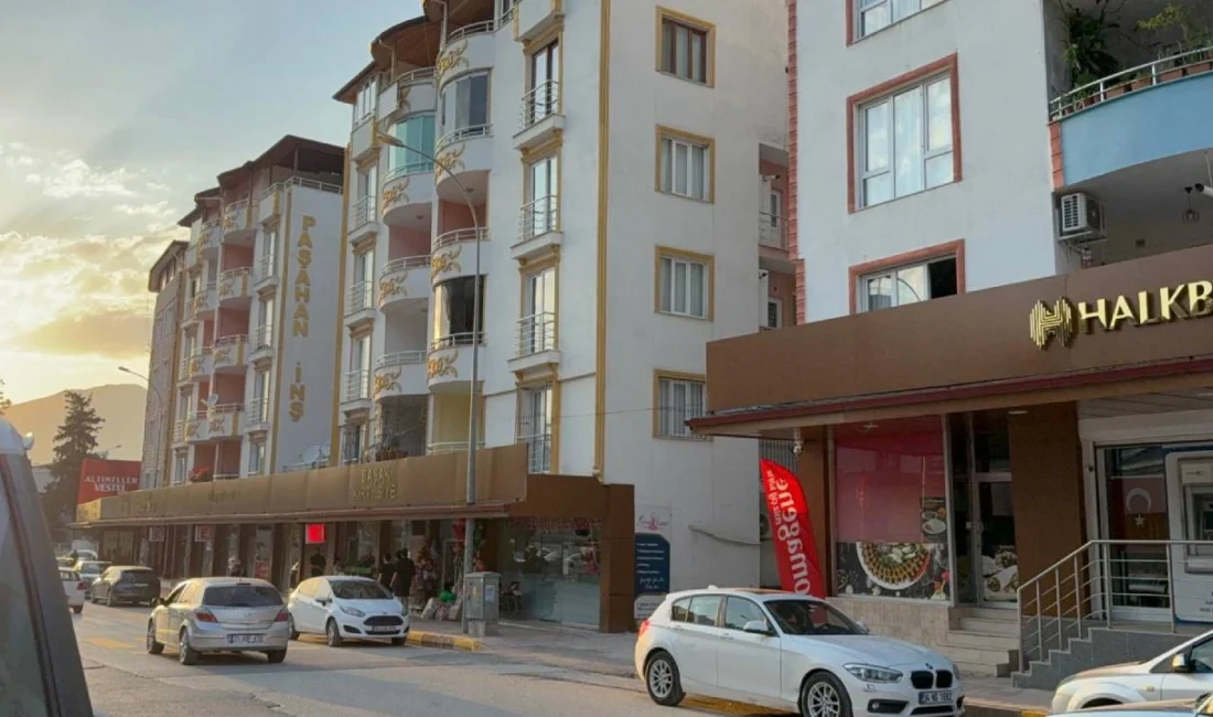 Hatay'ın Yayladağı ilçesinde boşanma aşamasındaki eşiyle ayrı yaşayan ve madde