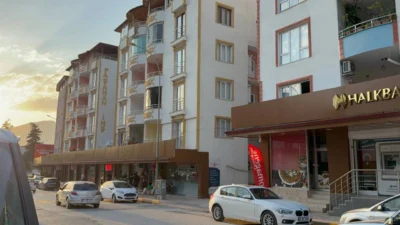 Hatay'ın Yayladağı ilçesinde boşanma aşamasındaki eşiyle ayrı yaşayan ve madde