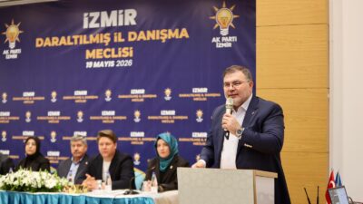 AK Parti İzmir İl Başkanlığı tarafından düzenlenen Daraltılmış İl Danışma