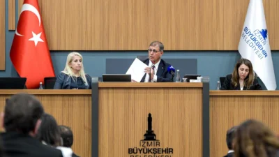 İzmir Büyükşehir Belediye Başkanı Cemil Tugay, belediye bütçesi ve kentsel