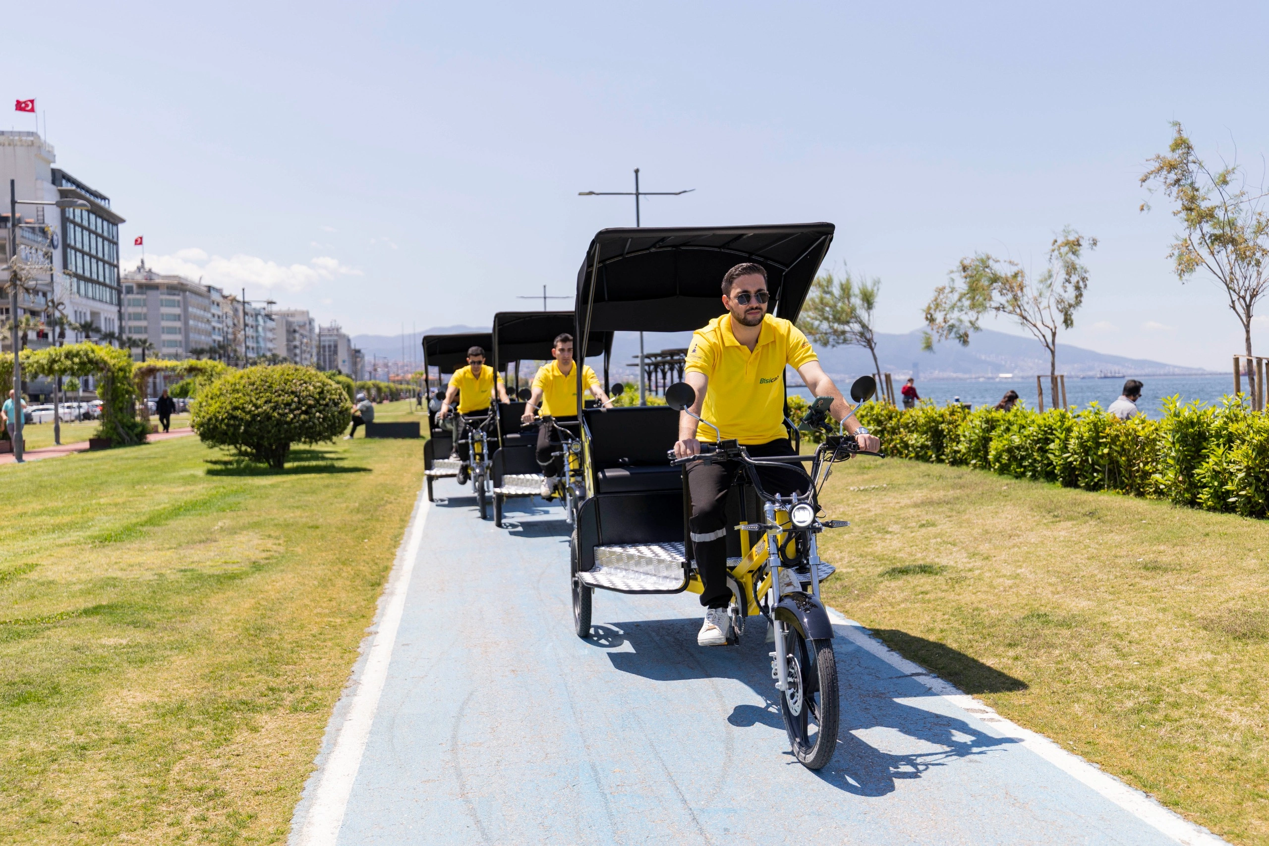 İzmir sokaklarında yeni dönem: 'Bisicab'ler yola çıkıyor!