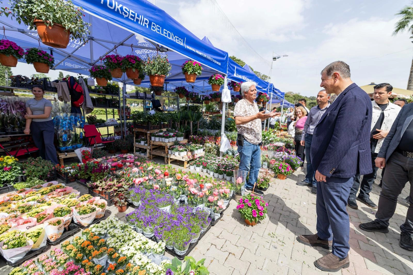 Kültürpark’ta bahar karnavalı: İzmir'i mis gibi bir koku sardı!