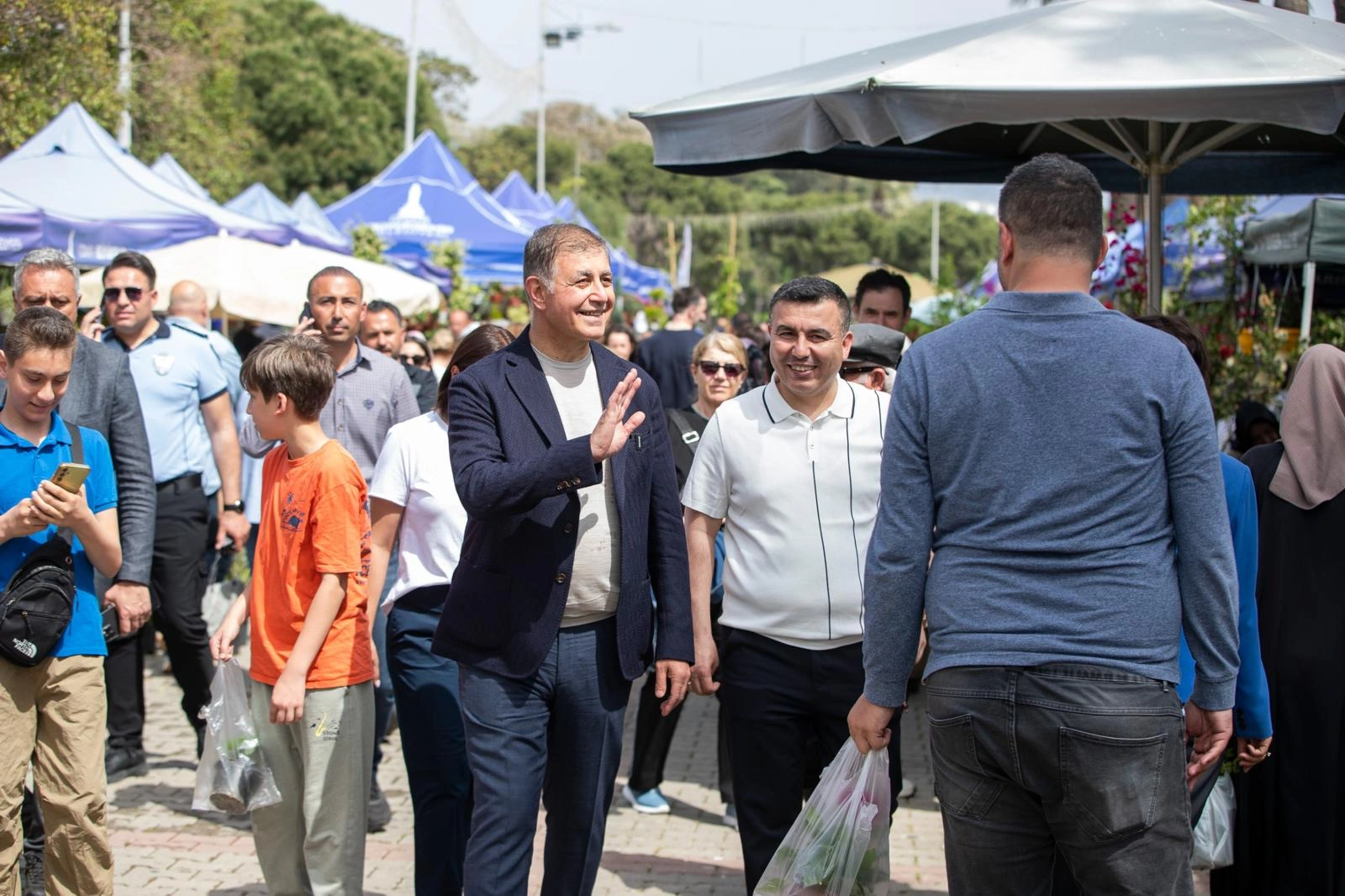 Kültürpark’ta bahar karnavalı: İzmir'i mis gibi bir koku sardı!