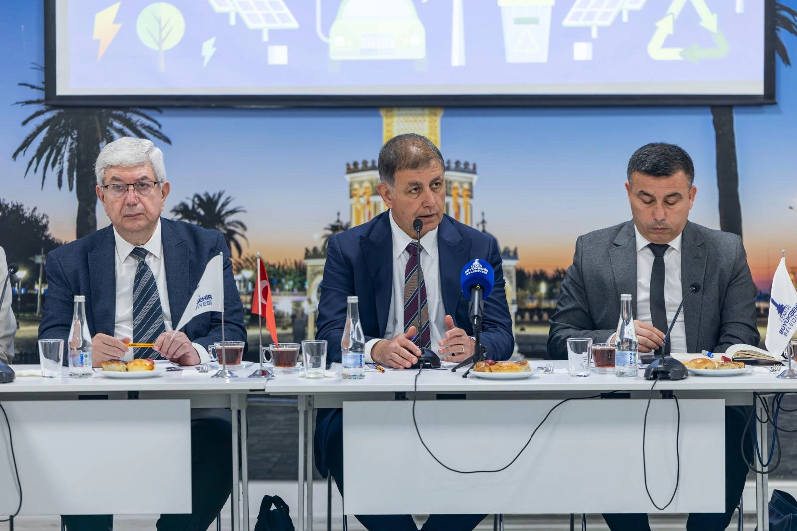İzmir enerjide düğmeye bastı... Başkan Tugay: Kendi yol haritamızı çizeceğiz