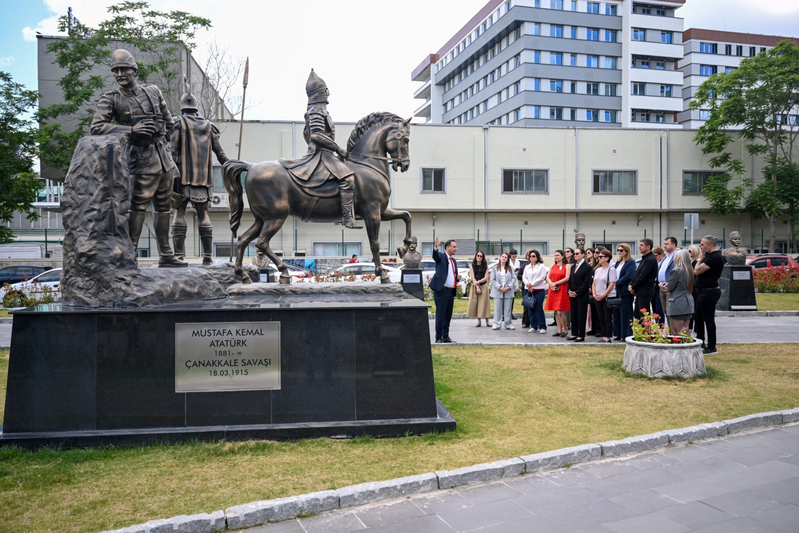 İzmir'in "First Lady"leri Bornova’da buluştu! Tarihten teknolojiye ilham veren tur 2 İzmir'in "First Lady"leri Bornova’da buluştu! Tarihten teknolojiye ilham veren tur