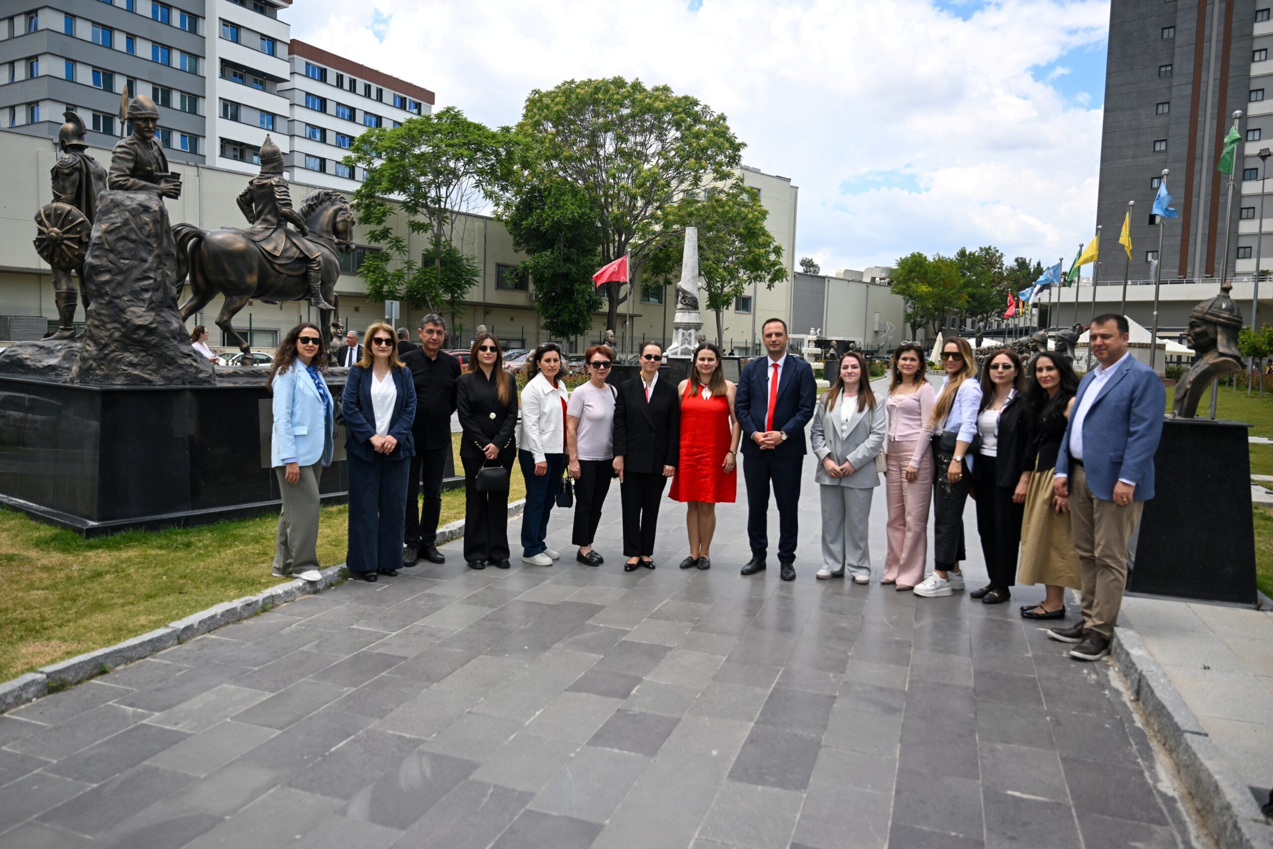 İzmir'in "First Lady"leri Bornova’da buluştu! Tarihten teknolojiye ilham veren tur 3 İzmir'in "First Lady"leri Bornova’da buluştu! Tarihten teknolojiye ilham veren tur