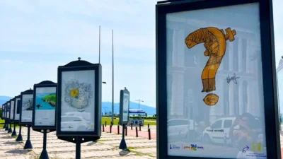 Gençlerin günlük hayatta yaşadığı zorluklar, umutları ve beklentileri usta karikatüristlerin
