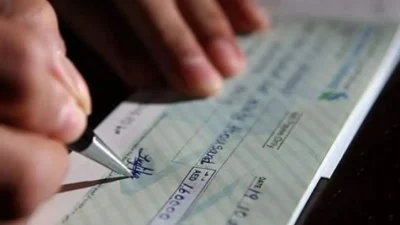 Türkiye Bankalar Birliği Risk Merkezi verilerine göre, İzmir'de karşılıksız çıkan