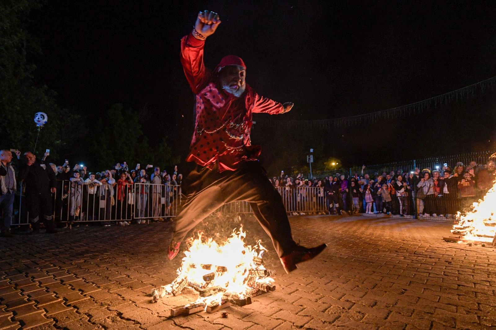 Kültürpark’ta Roman ateşi yandı: İzmir baharı Hıdırellez coşkusuyla karşıladı!