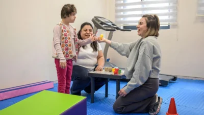Özel çocuk annesi olmanın zorluklarını "Mücadele, emek ve sabır" diye