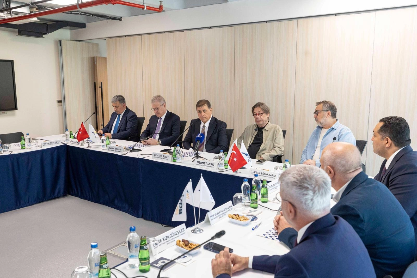 İzmir futbol mu, basketbol mu, voleybol şehri mi? Başkan Tugay’dan İzmir spor dünyasını hareketlendiren soru!