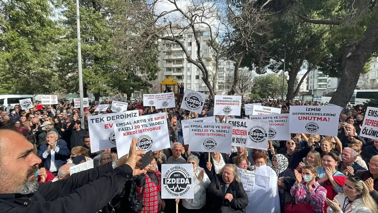 İzmir Depremzedeleri Dayanışma Derneği (İZDEDA) Başkanı Haydar Özkan, kentsel dönüşüm