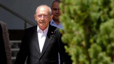 Polis müdahalesiyle boşaltılan ve Özgür Özel’in ayrıldığı CHP Genel Merkezi’nde
