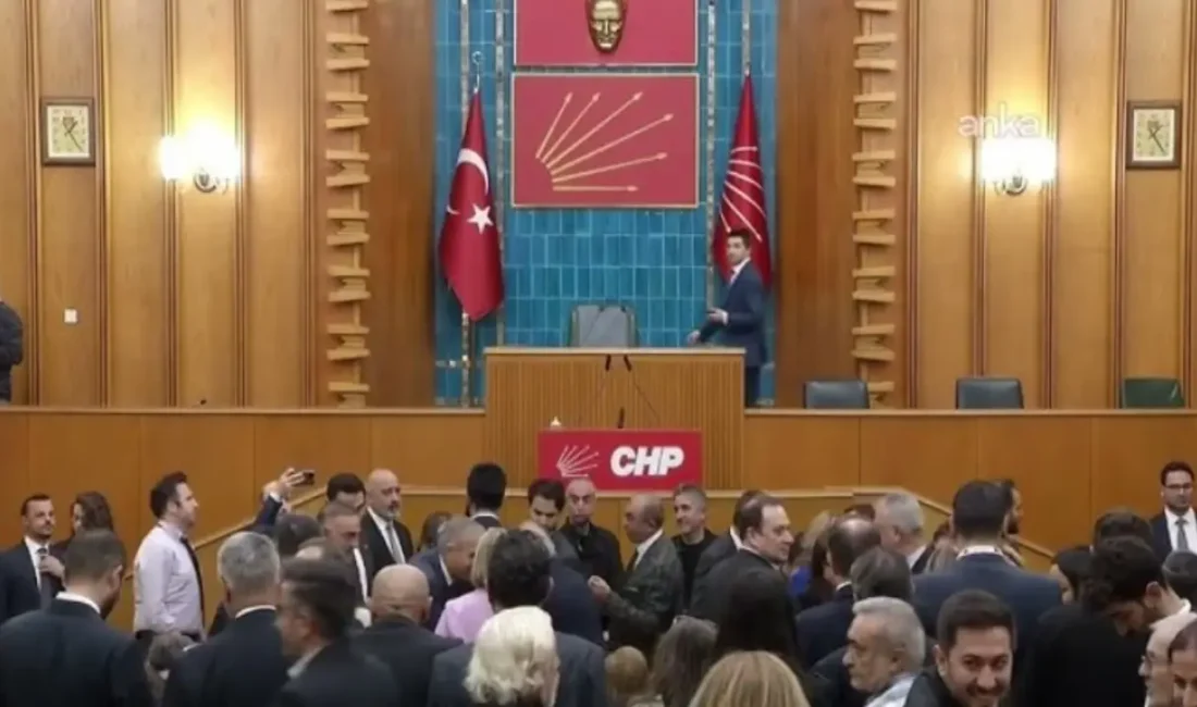 Parti Meclisi toplantısını erteleyen Kemal Kılıçdaroğlu, CHP milletvekillerine resmi bir