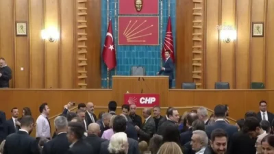 Parti Meclisi toplantısını erteleyen Kemal Kılıçdaroğlu, CHP milletvekillerine resmi bir