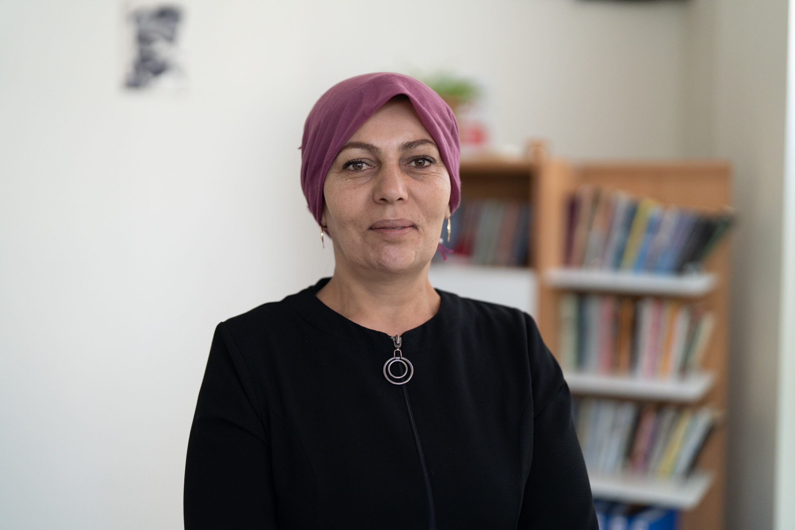 Geçim derdi altında ezilen emekliyle dayanışmanın adı İzmir Büyükşehir Belediyesi oldu