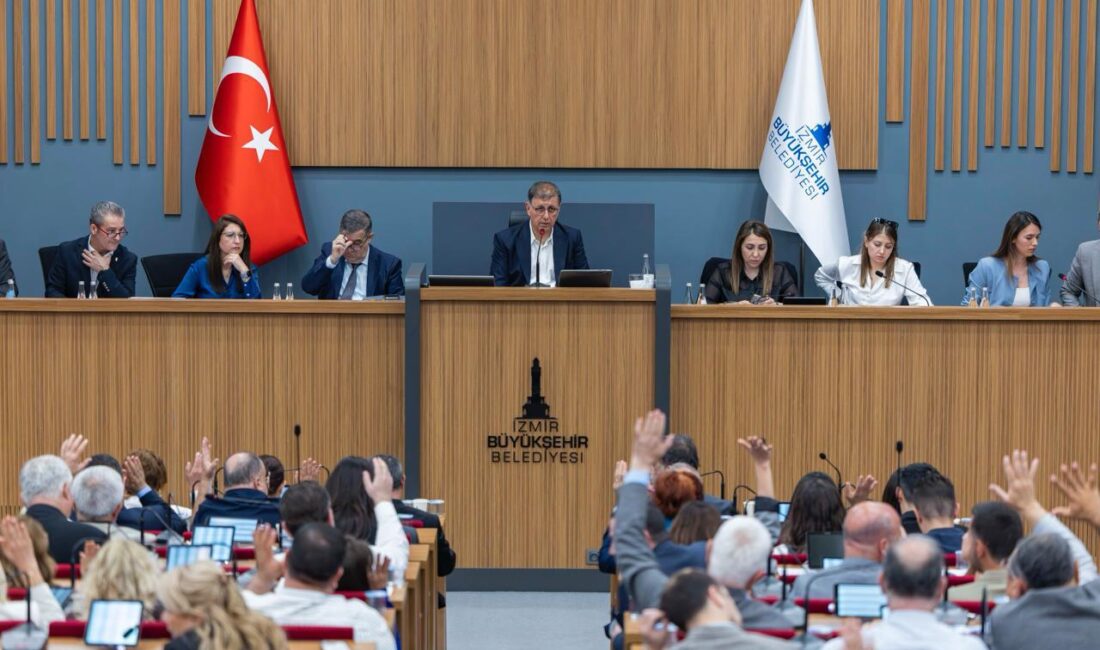 İzmir Büyükşehir Belediyesi’nin olağanüstü meclis toplantısına, Aliağa'daki sit alanı imar