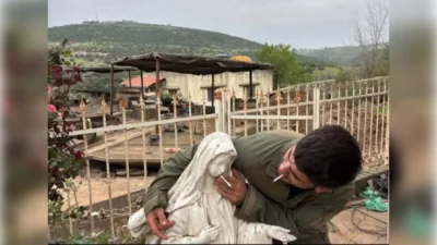 Lübnan’ın güneyinden gelen bir fotoğraf karesi, dini sembollere yönelik saldırı